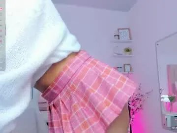 little_sweet_18 on Chaturbate 