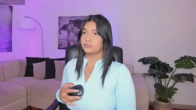 alaia7h on StripChat 