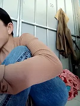 Ana-love2025 on StripChat 