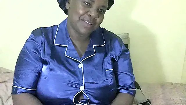 AnnabigpussyXO on StripChat 