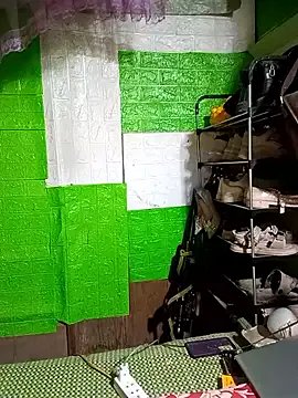 Bee-bgolden on StripChat 