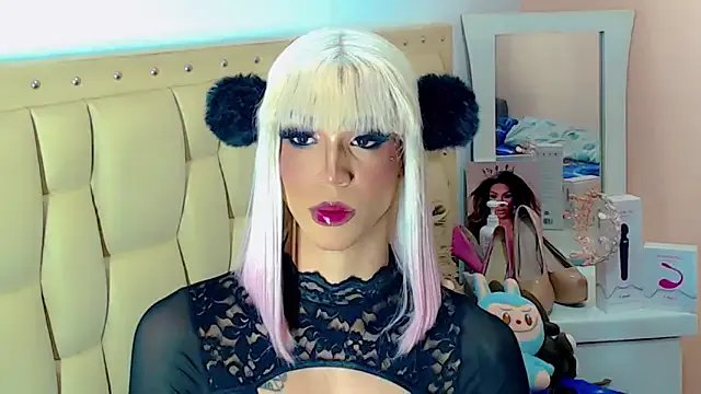 briana_sex32 from StripChat