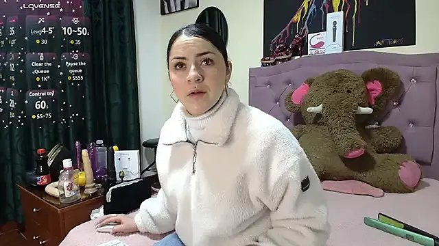 Emmie_Hot on StripChat 