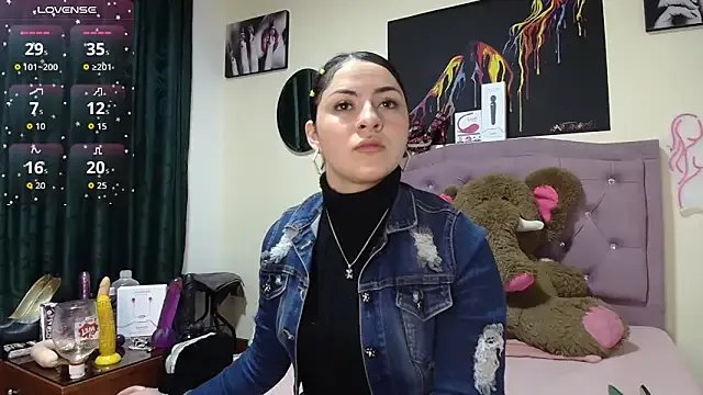 Emmie_Hot on StripChat 