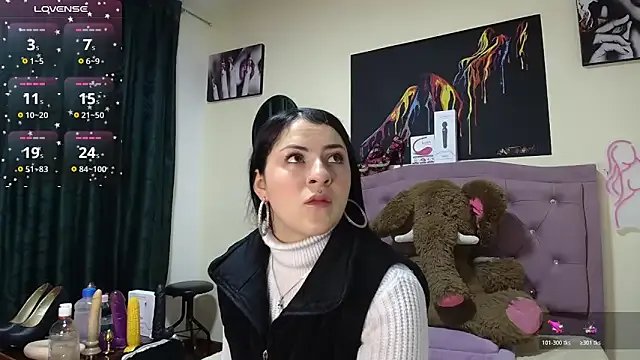 Emmie_Hot on StripChat 