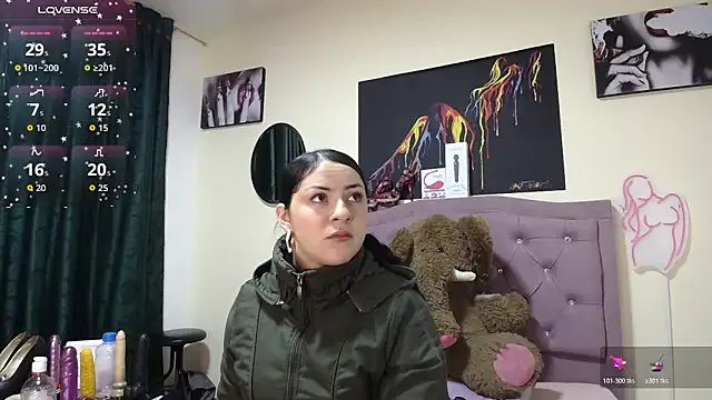 Emmie_Hot on StripChat 