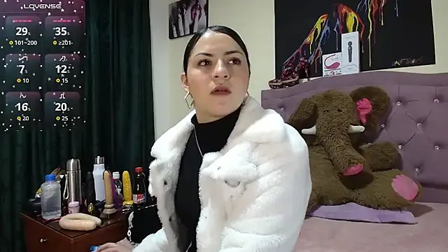 Emmie_Hot on StripChat 