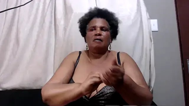 GrandBustyMelon from StripChat