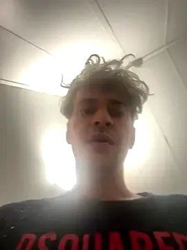 hottest23 on StripChat 