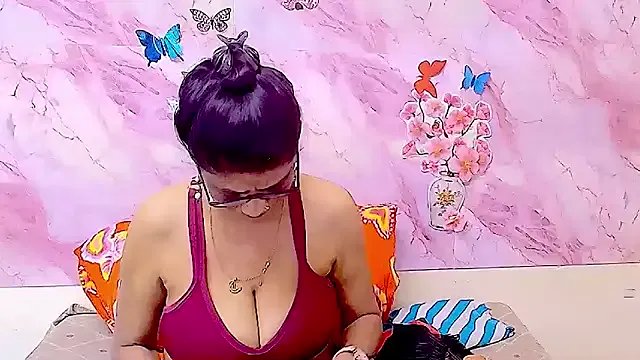 IndianAllure on StripChat 