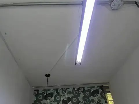 Issa_Milf__ on StripChat 