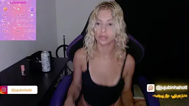 jujubinhahot on StripChat 