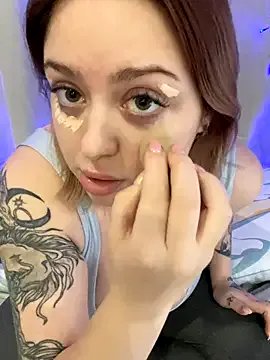 KellyMoors on StripChat 