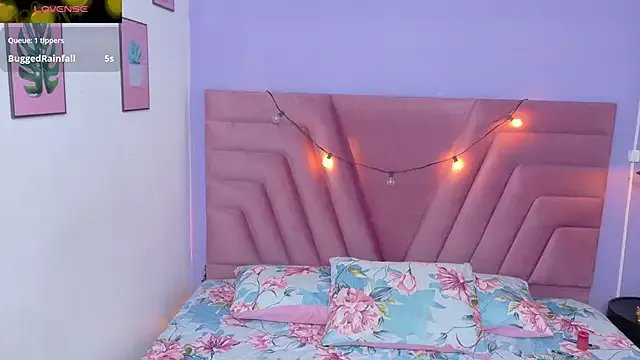 kinkylittlegirll on StripChat 