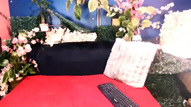 Littleindianmilf from StripChat