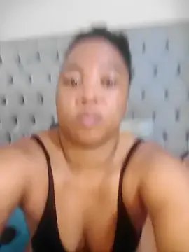 massive_booty25 on StripChat 