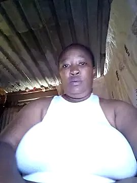 MissMoyo on StripChat 