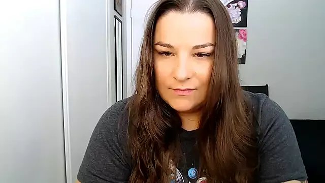 MoonBalloons on StripChat 