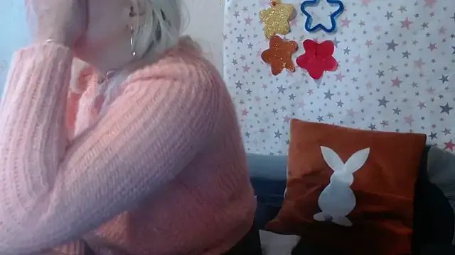 QueenLana on StripChat 