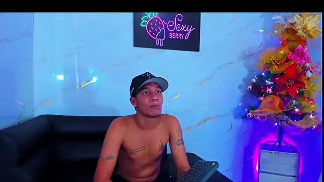 Room_boys_hot on StripChat 