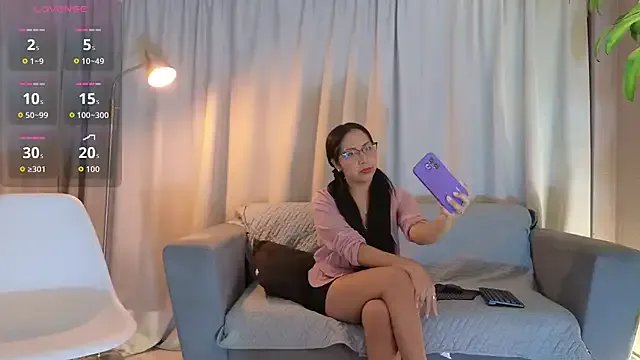 Saly_Moon1 from StripChat