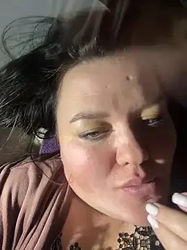 SunnyLeila2101 on StripChat 