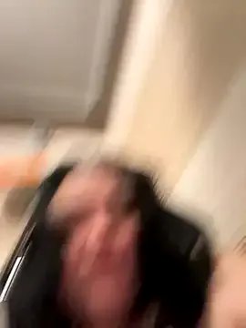 SunnyLeila2101 on StripChat 