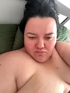 SunnyLeila2101 on StripChat 