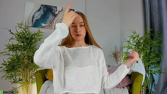 Sweett_Monica on StripChat 