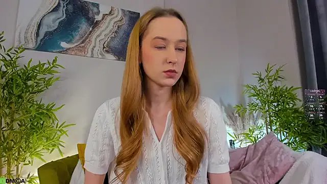 Sweett_Monica on StripChat 