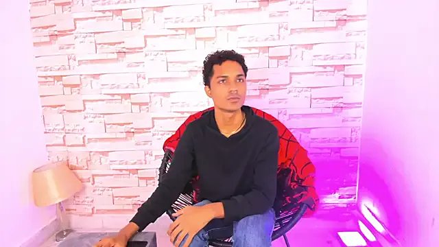 tiffanyy_777 from StripChat