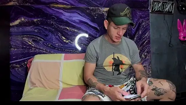 Zara_cum69 on StripChat 