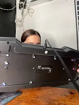 Zara_cum69 on StripChat 